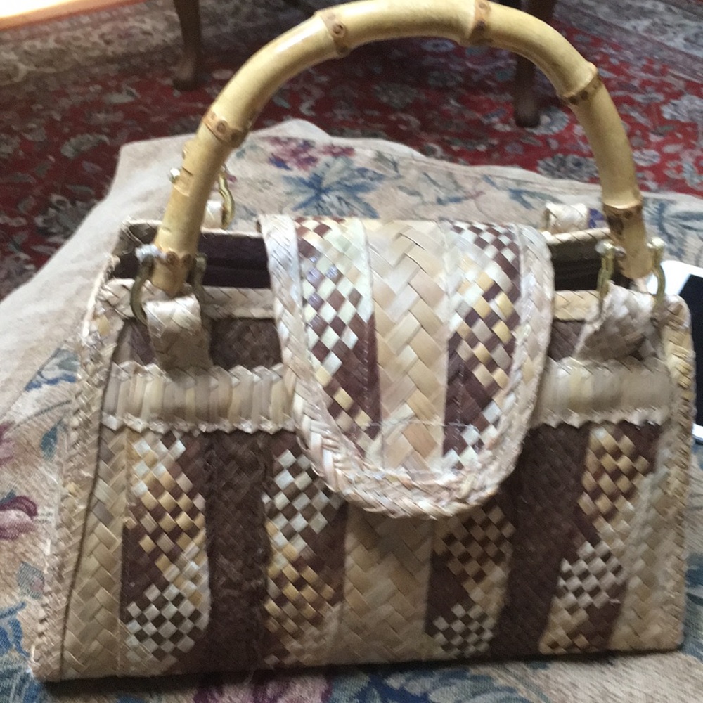 Very roomy bag, great for a summer Clean, no smell